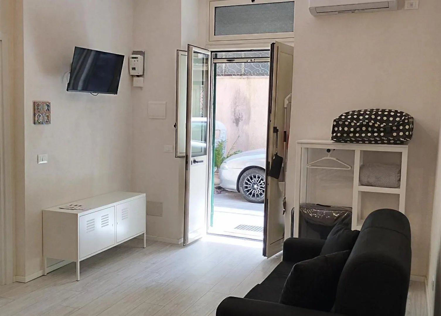 Villa La Casa Di Rinaldo Aeroporto di Catania Fontana Rossa 0*,  Italia