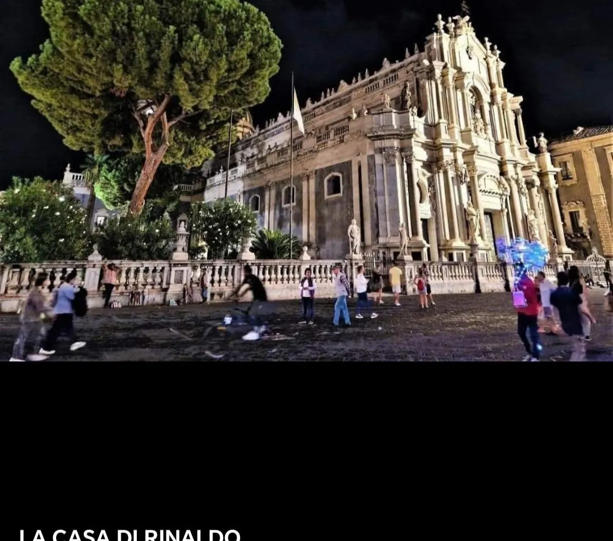 Villa La Casa Di Rinaldo Aeroporto di Catania Fontana Rossa 0*,  Italia